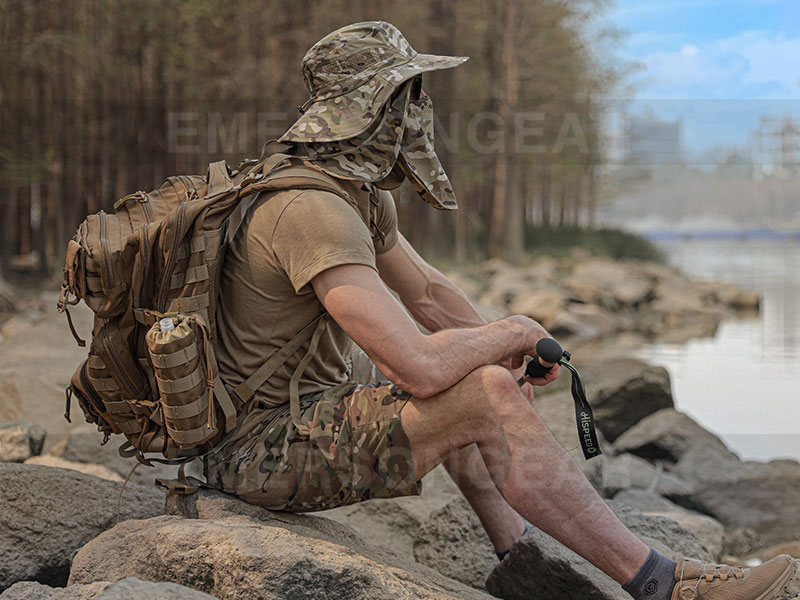 Emersongear UV100+ abnehmbarer multifunktionaler Boonie-Hut mit Rüschenhals „Frilled Lizard“