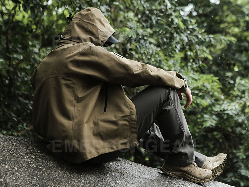 Emersongear Outdoor Rainforest Season Wasserdichte, atmungsaktive taktische Jacke „Brambles“