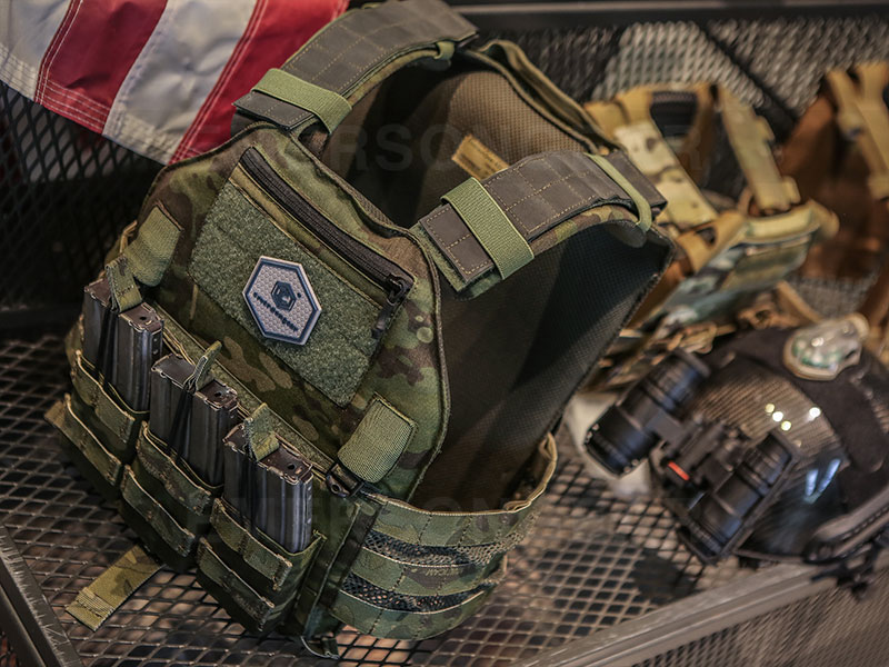 Militärischer taktischer Plattenträger im Emersongear-420-Stil